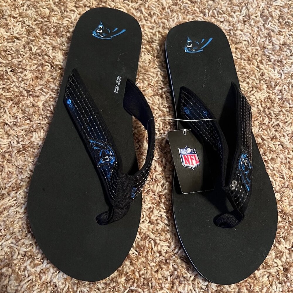 NEW Women's Carolina Panthers Flip Flops: Size 9/10
